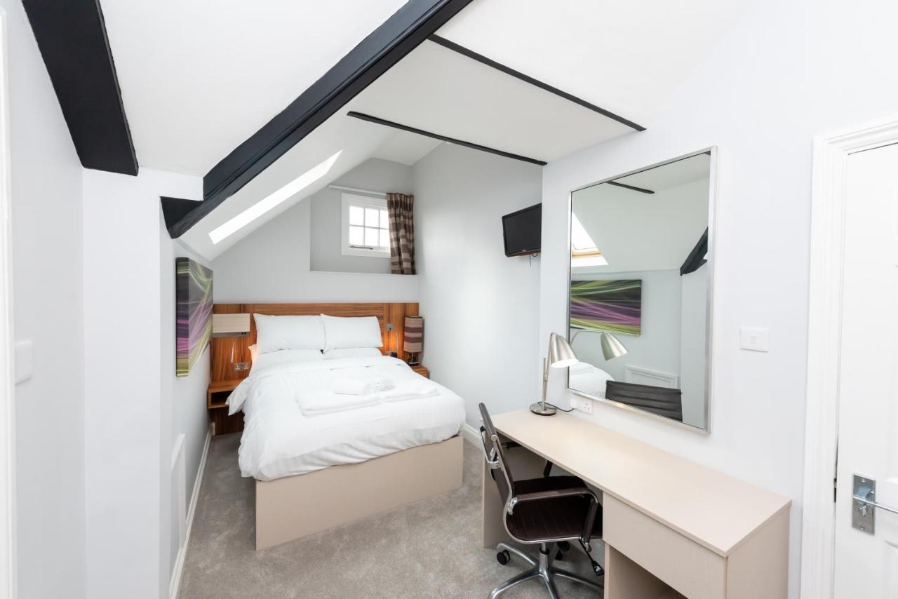 Uno Hotel Heathrow Windsor Slough Bagian luar foto