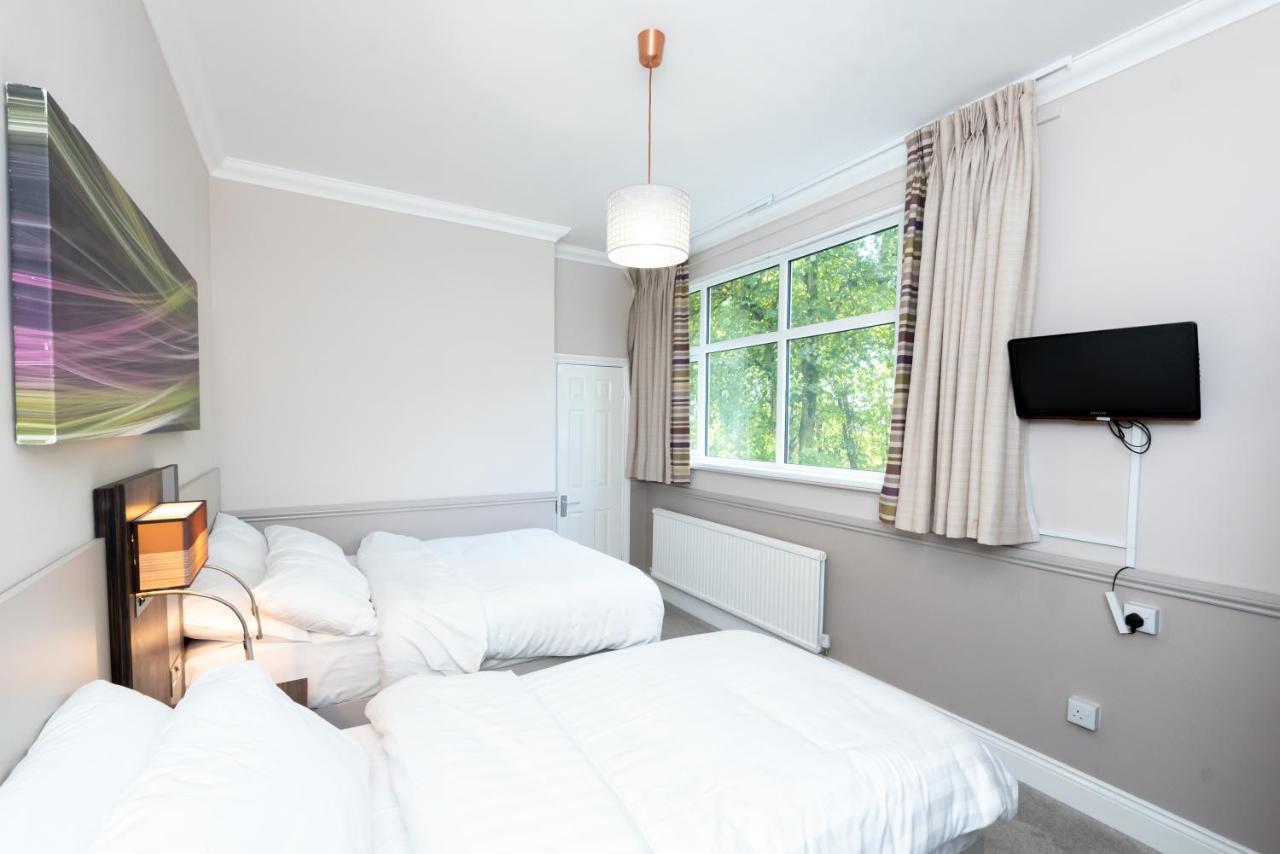Uno Hotel Heathrow Windsor Slough Bagian luar foto