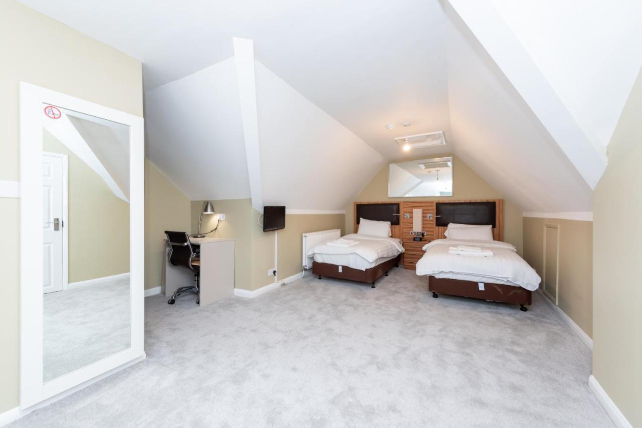Uno Hotel Heathrow Windsor Slough Bagian luar foto