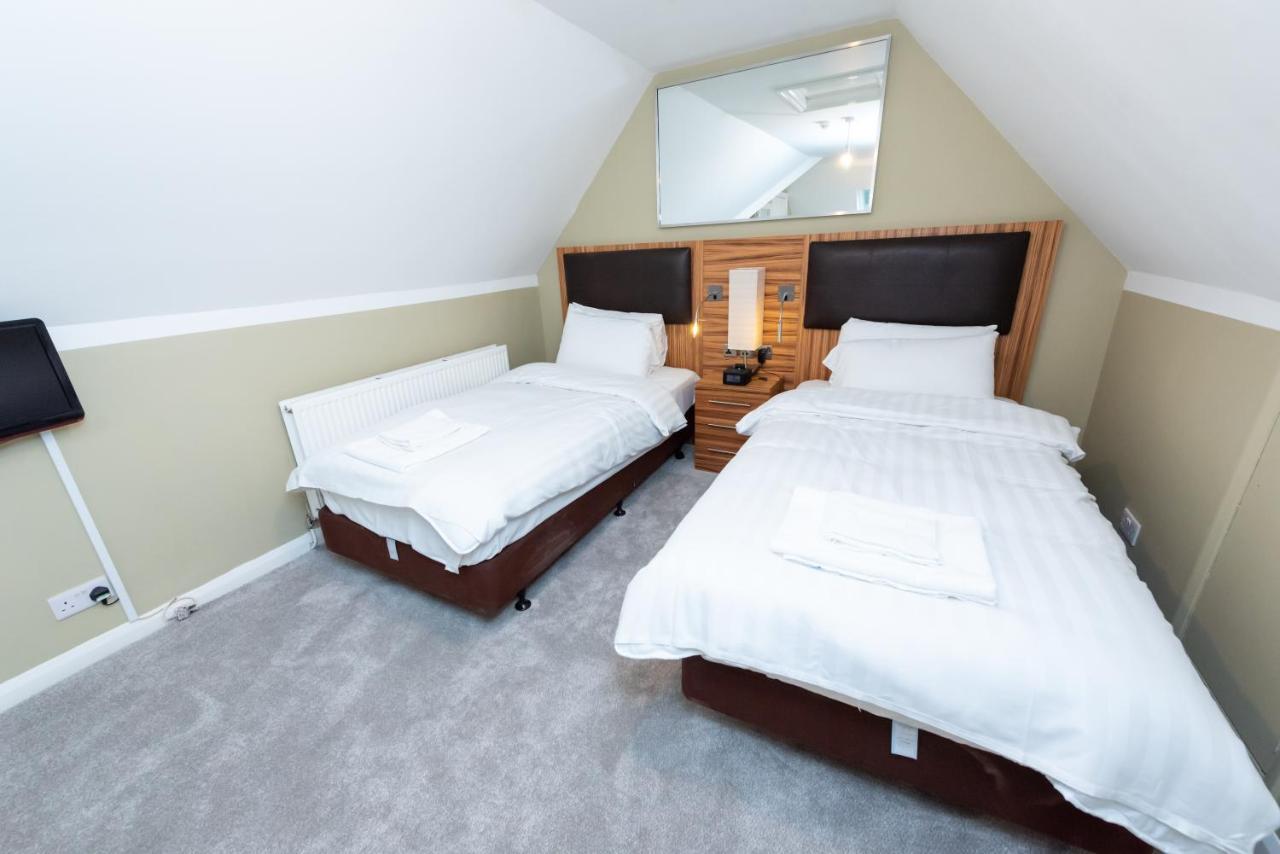 Uno Hotel Heathrow Windsor Slough Bagian luar foto