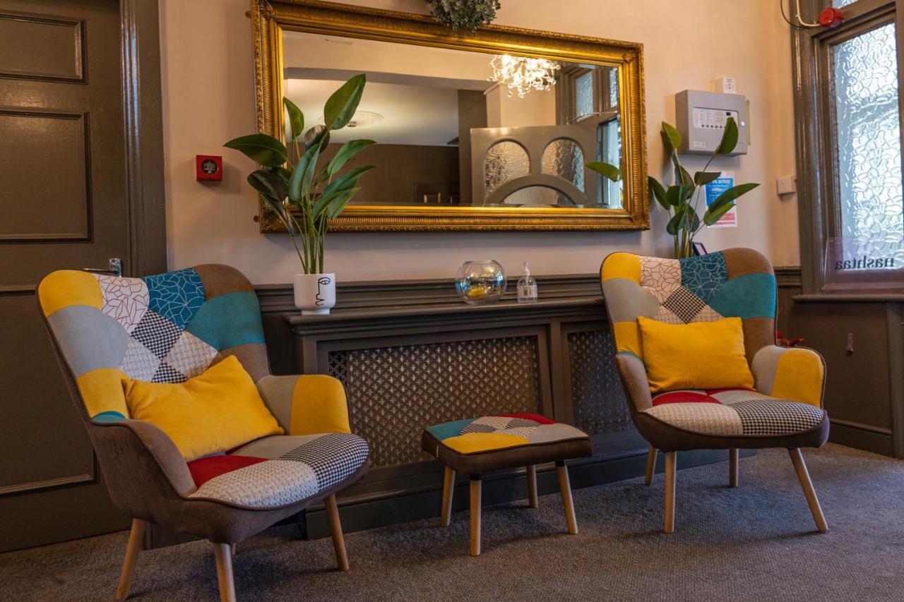 Uno Hotel Heathrow Windsor Slough Bagian luar foto