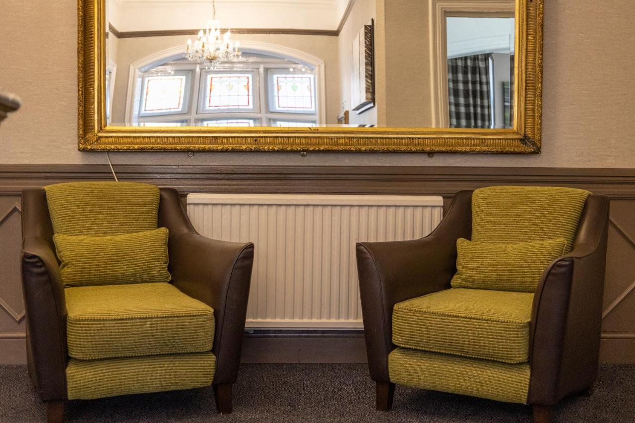 Uno Hotel Heathrow Windsor Slough Bagian luar foto